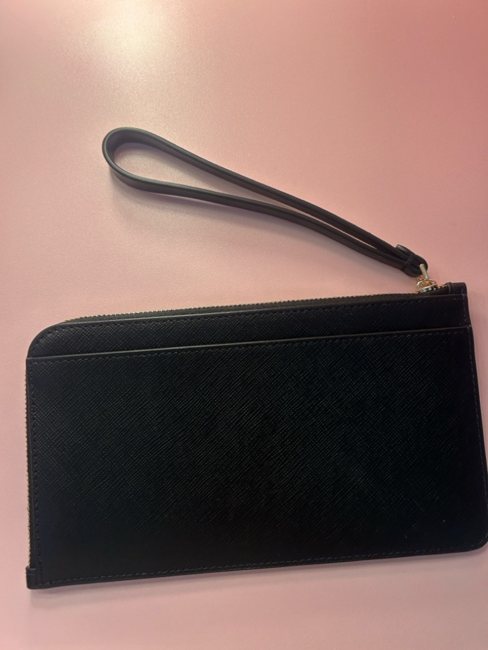 Kate Spade New York L Zip Black Leather Wristlet NWOT - Picture 2 of 3